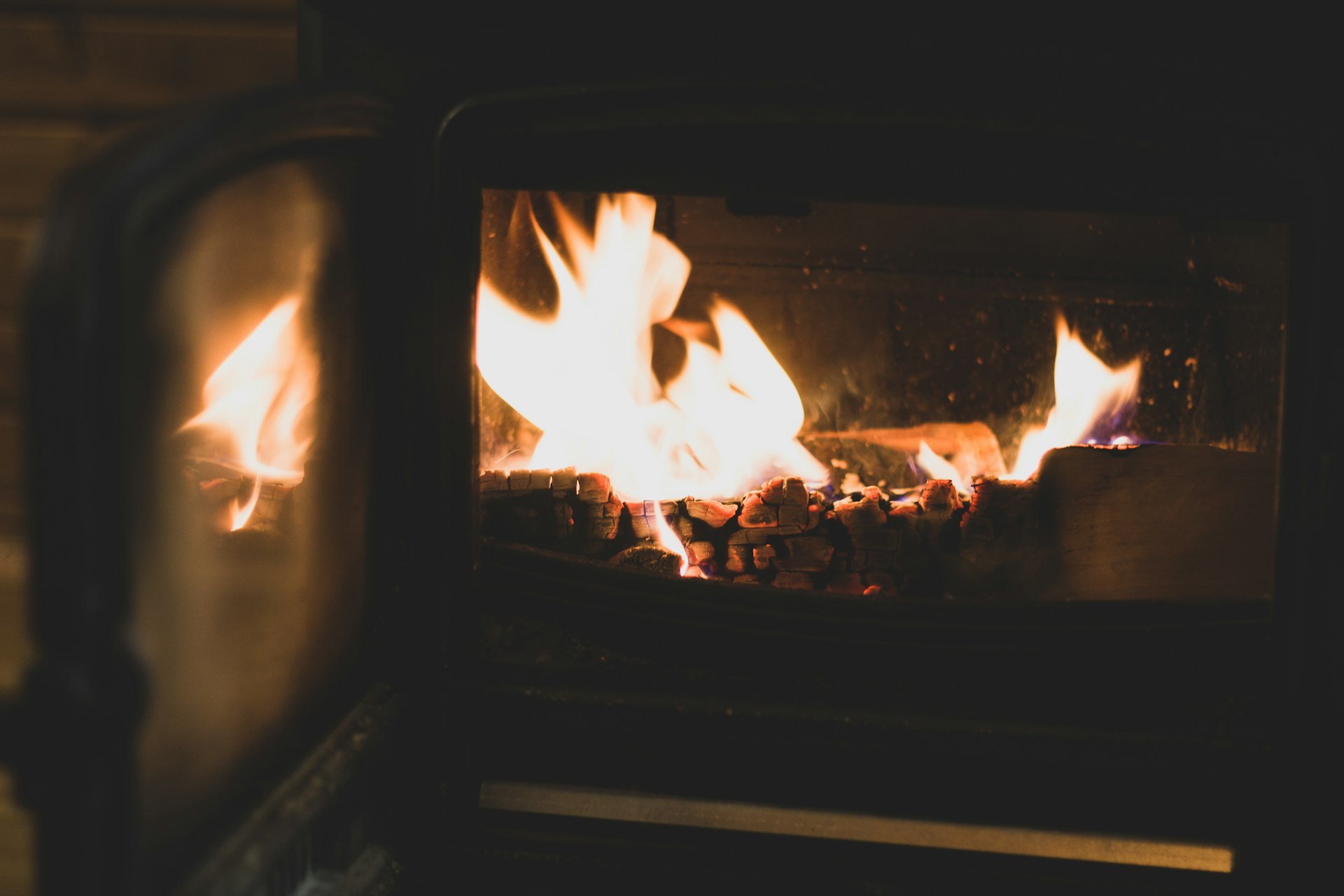 Safe and Effective Ways to Heal a Burn Quickly at Home